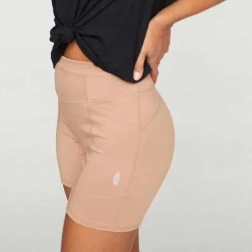 Free People Odessa Shorts Ice Coffee NWT Size Small